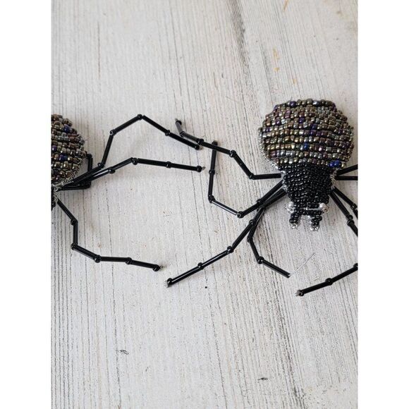 Unique beaded spider set Halloween prop Decor creepy scary - Picture 4 of 8